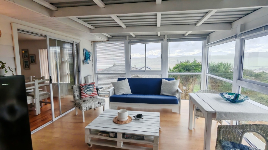 5 Bedroom Property for Sale in Reebok Western Cape